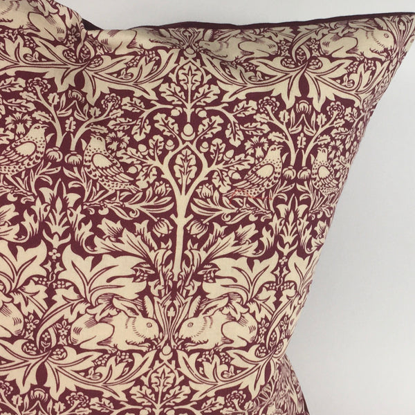 WILLIAM MORRIS RED BRER RABBIT CUSHION COVER
