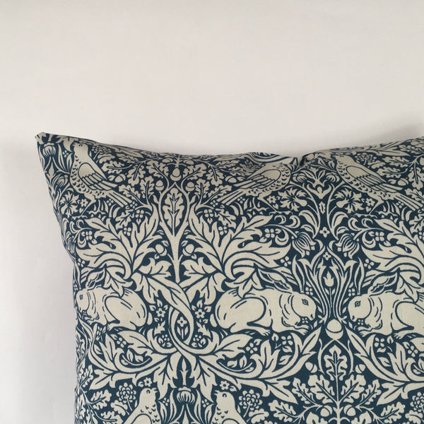 WILLIAM MORRIS BLUE BRER RABBIT CUSHION COVER